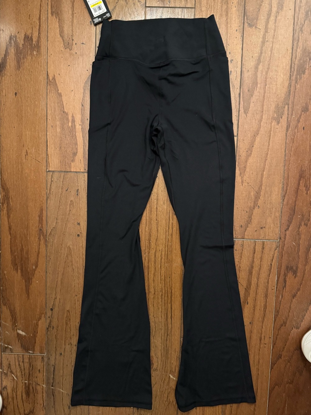 Under Armour Black Flared Meridian Leggings 1382531 brand new w tags M